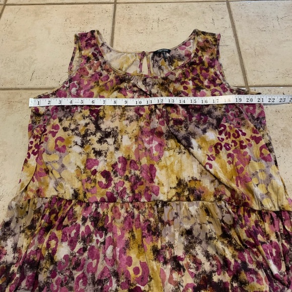 Daisy Fuentes Woman 1X Abstract Floral Peplum Sleeveless Top - Picture 5 of 6